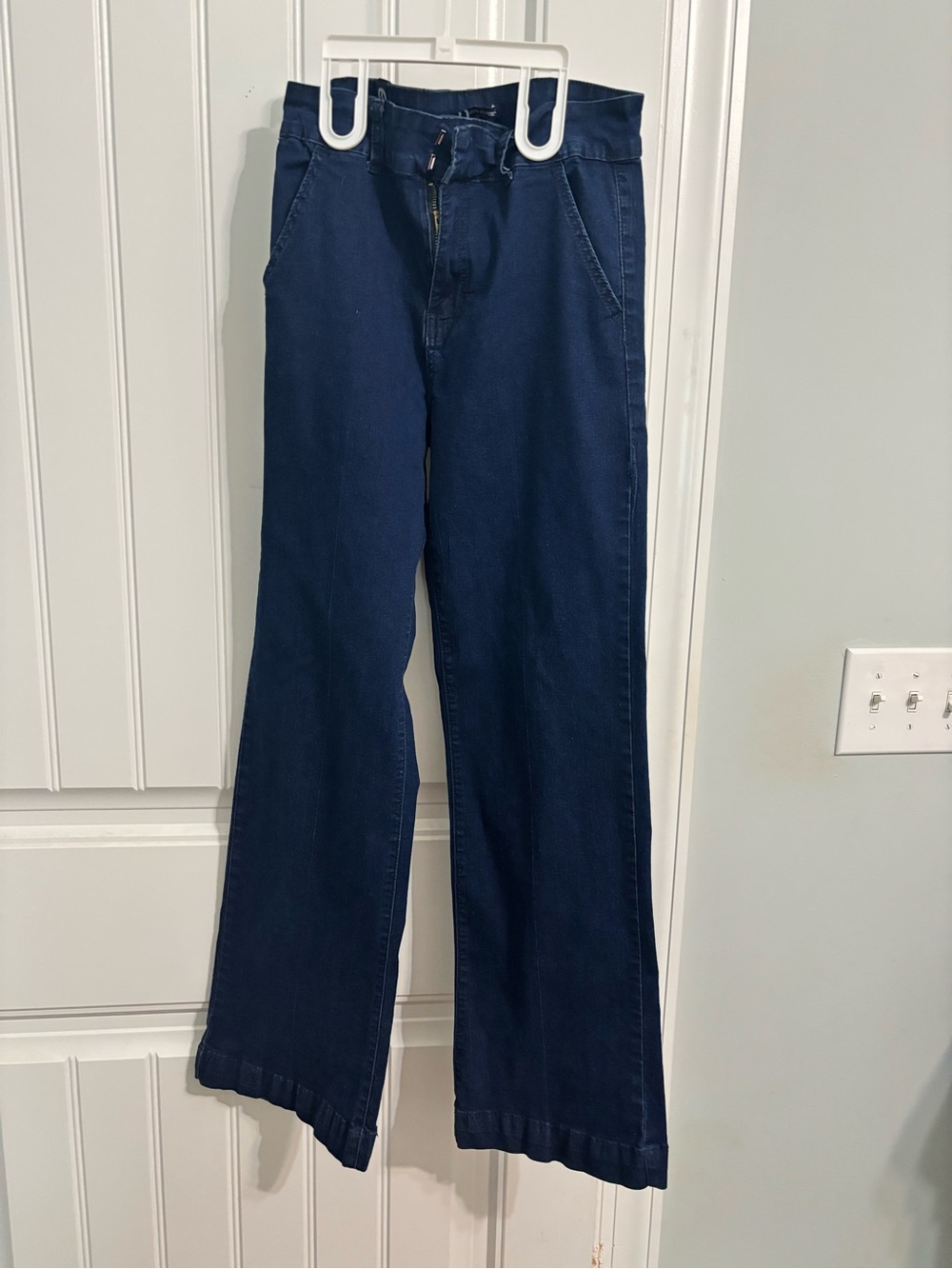 Women’s dark wash jeans